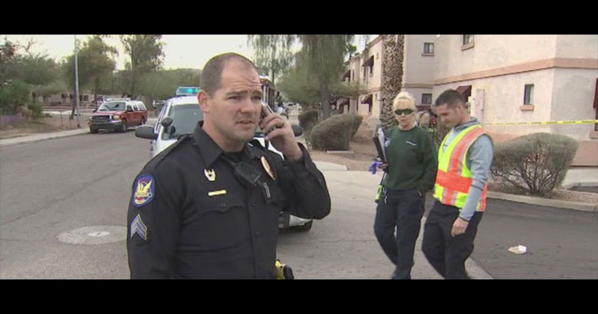 Phoenix police save man from burning apartment | FOX 10 Phoenix