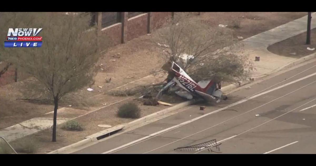 Small plane crashes near Deer Valley Airport in Phoenix | FOX 10 Phoenix