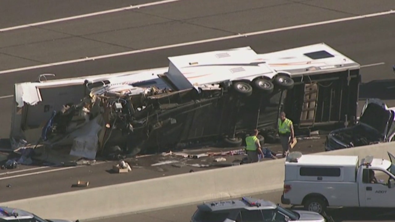 Fatal crash on I-17 stalls traffic in Phoenix | FOX 10 Phoenix