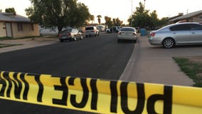 Phoenix Police: Man shot during home invasion, search for suspects continue