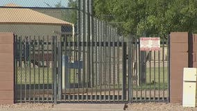 Arizona HOA to build wall to block elementary students