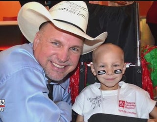 garth brooks cowboy hat