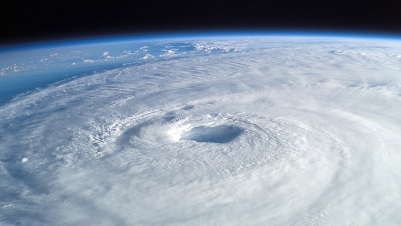Scientists discover big hurricanes can create 'stormquakes'