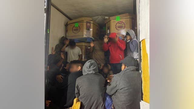 30 immigrants found alive in locked semitrailer in Arizona