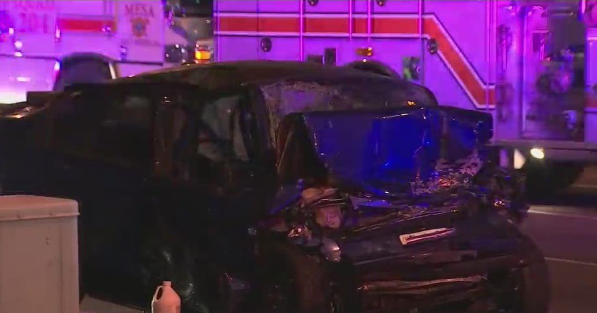 Driver dies after crashing into bus at Mesa intersection | FOX 10 Phoenix