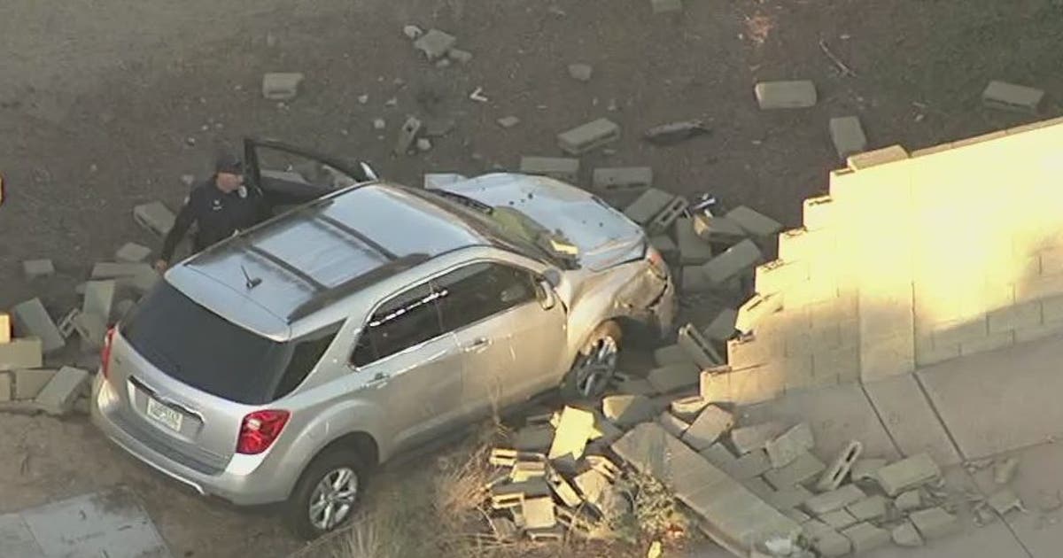 SUV crashes through fence, into backyard of Phoenix home | FOX 10 Phoenix