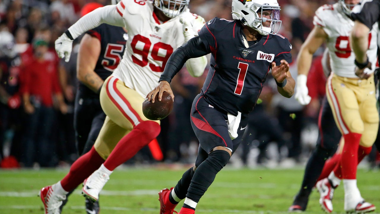 Jimmy Garoppolo throws 4 TD passes as 49ers crush Cardinals in