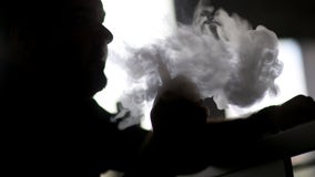 US vaping illnesses rise to 1,888 with pace picking up again