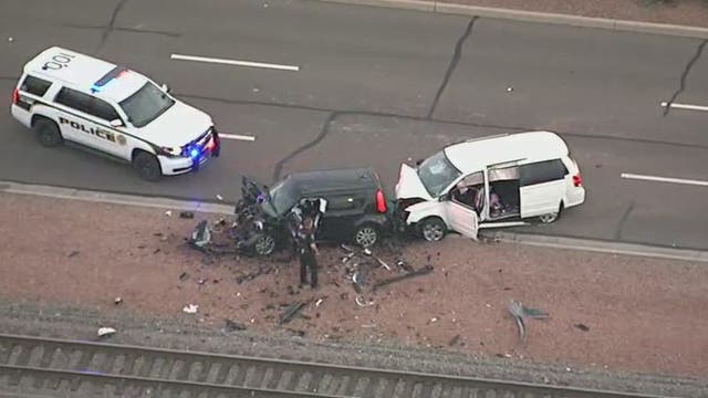 Glendale police investigate fatal head-on crash on Grand Avenue