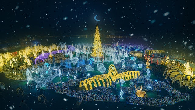 Tropicana Field will light up for the 'World's largest Christmas light maze'