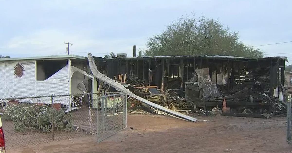 Woman dead in mobile home fire near Apache Junction | FOX 10 Phoenix