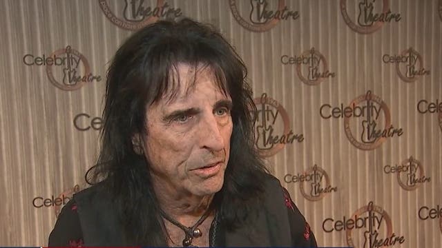 Alice Cooper brings his rockin' friends for his 18th annual 'Christmas Pudding' show