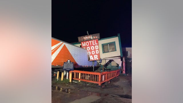 Semi crashes into historic Desert Inn Motel in Osceola County