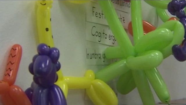 Balloon animal club gaining popularity at Valley school