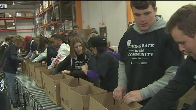 USAA commits $305,000 to Valley food banks, nonprofits