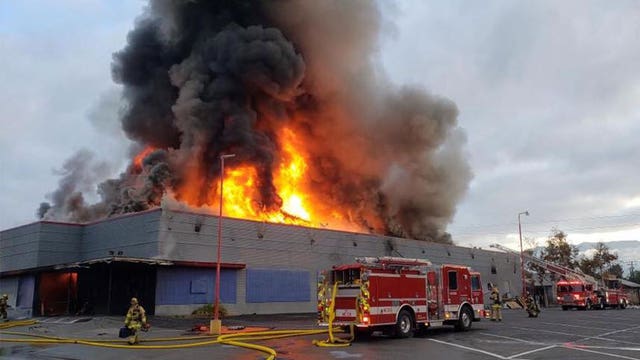 Massive flames erupt in vacant skating rink in San Bernardino
