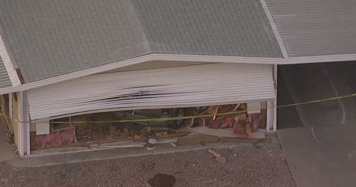 FD: Driver killed after car crashes into Mesa home | FOX 10 Phoenix