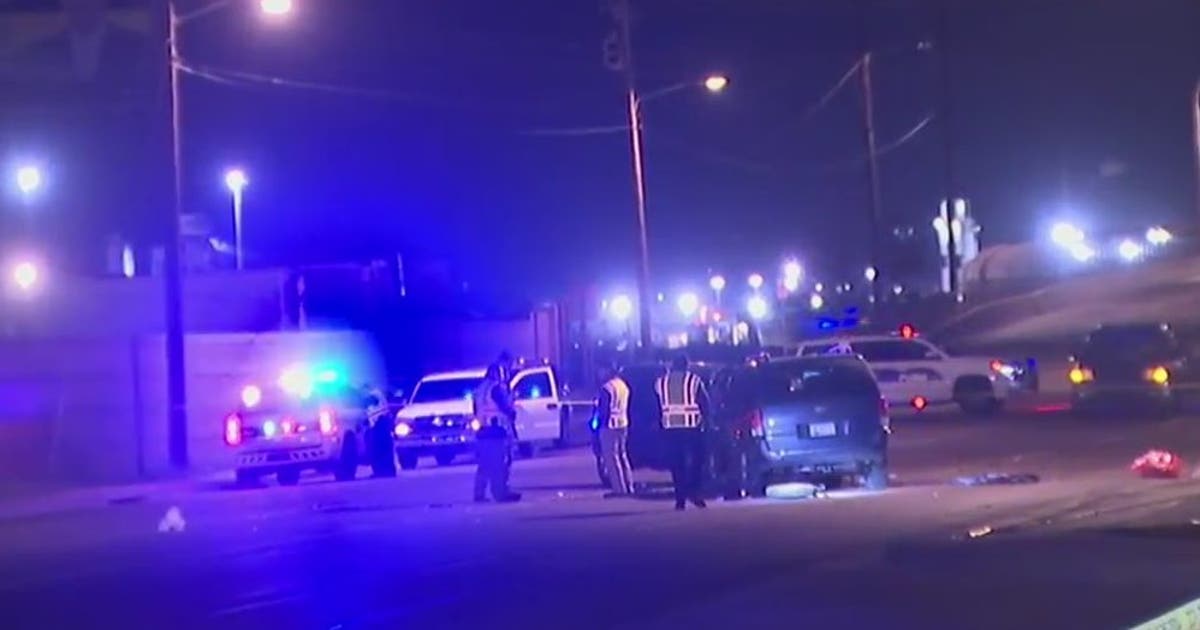 Police: 1 dead in 2-car crash at Phoenix intersection | FOX 10 Phoenix
