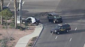 Man dead in Queen Creek crash, woman and kids survive