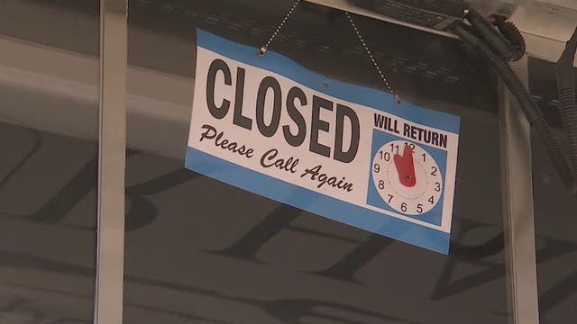 Mother-daughter food truck business feels impact of coronavirus-related closures