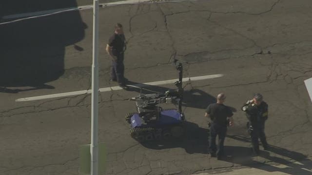 Phoenix police: Bomb squad called in to investigate suspicious package near 35th Avenue and Dunlap