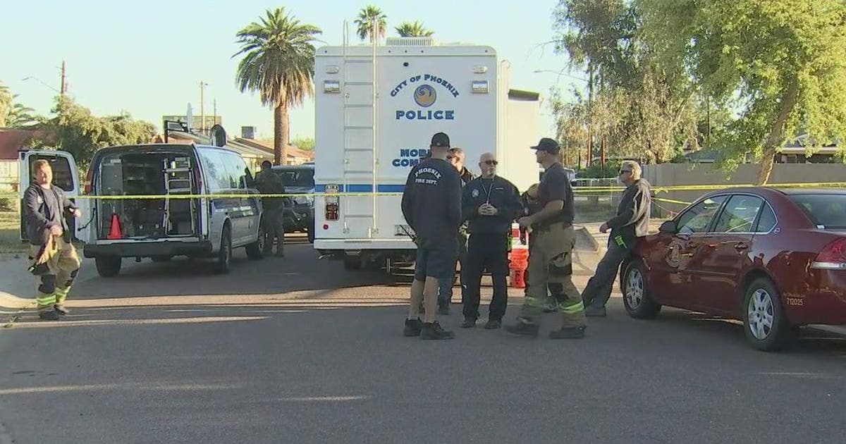 Homicide investigation underway after body found in Phoenix alley | FOX ...