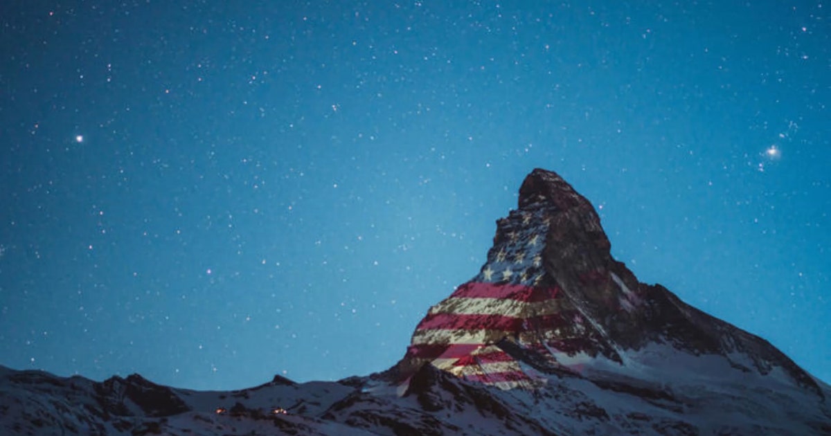 U_S__FLAG_PROJECTED_ONTO_MATTE