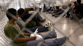 US appeals order to give detained migrants beds in Arizona