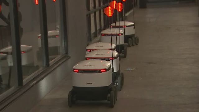 This pizzeria is using robots to deliver pizza during the COVID-19 spread