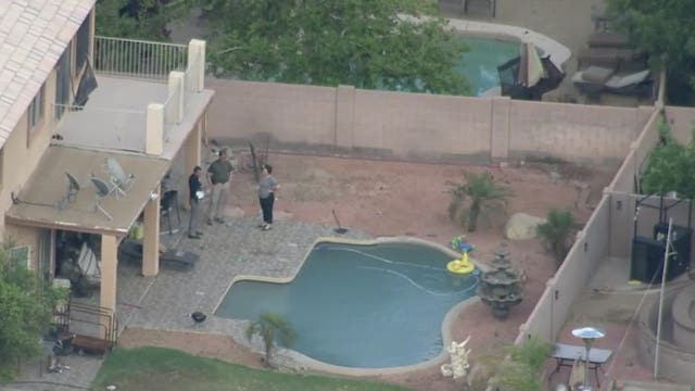 2-year-old girl dies after being pulled from pool in Glendale