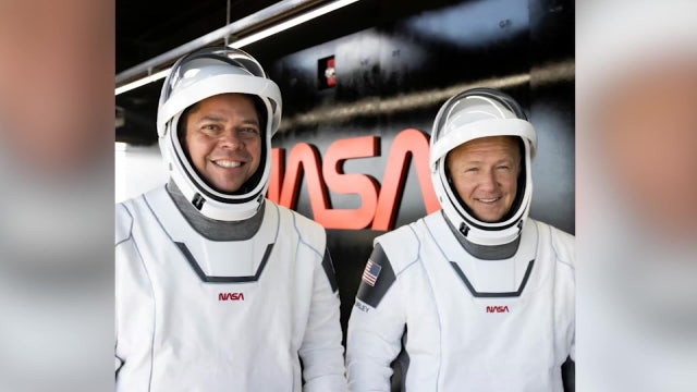 Dragon-riding astronauts join exclusive inner circle at NASA
