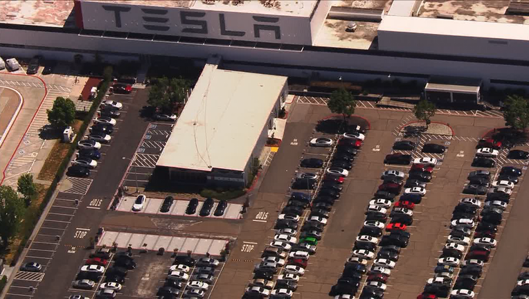 Chopper Tesla KTVUBCME01.mpg_11.19.14.02