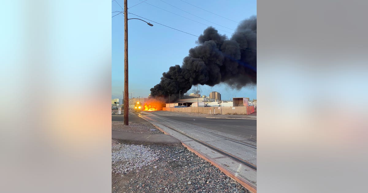 Firefighters battle train fire in Central Phoenix | FOX 10 Phoenix