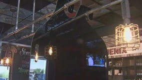 Phoenix company makes movable plexiglass shields for restaurants amid pandemic