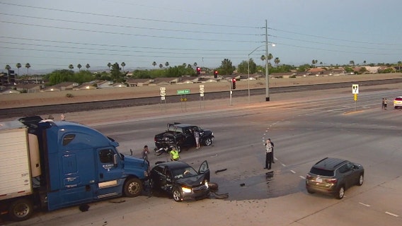 Loop 303, US-60 Grand Avenue impacted by multi-car crash