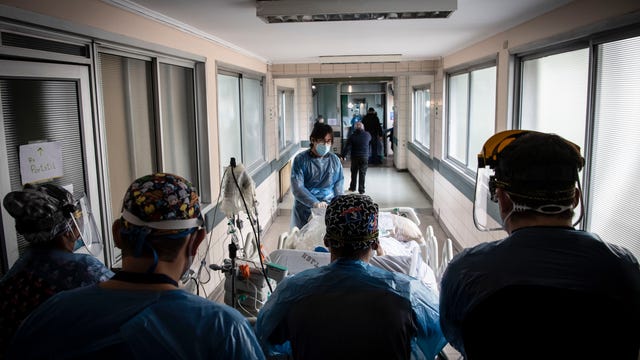 Nurses, doctors feel strain as virus races through Arizona