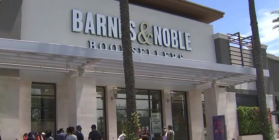 Tempe police search for woman accused of pulling gun on victim over parking space