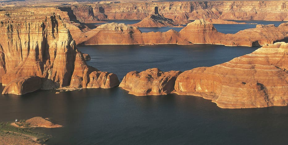 Search crew recovers body believed to be that of Arizona man at Utah's Lake Powell