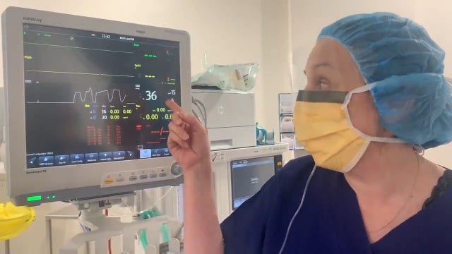 ‘Wear a mask’: Doctor demonstrates how prolonged mask-wearing does not lead to carbon dioxide retention