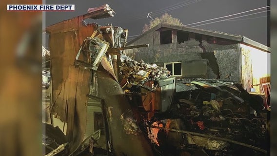 Phoenix crews extinguish mobile home fire near 18th Street and Camelback