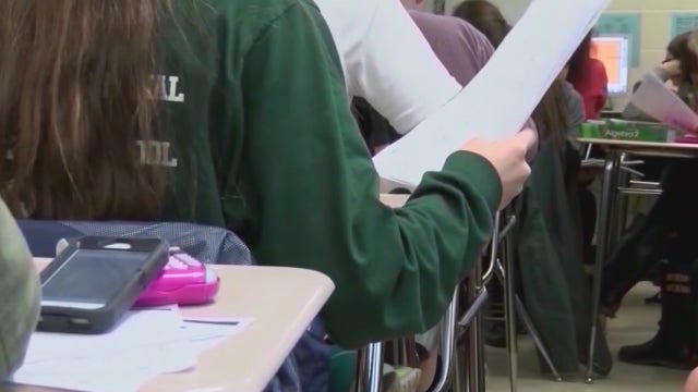 J.O. Combs School District in need of substitute teachers for in-person instruction