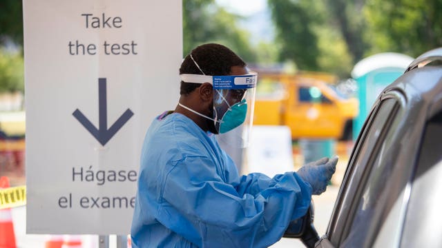 COVID-19 testing in the US is dropping, even as death toll rises