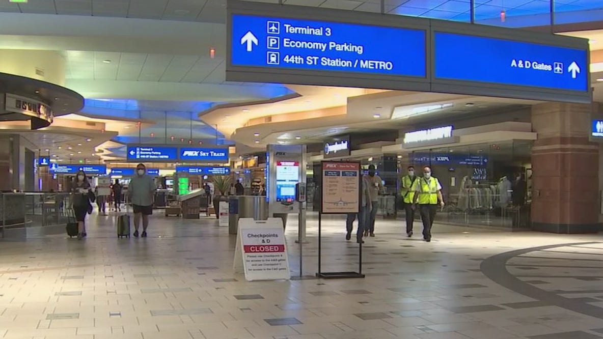 Sky Harbor airport hosts workshop to support travelers with dementia