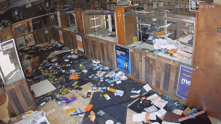 What's behind Chicago's looting spree, and why this one is different