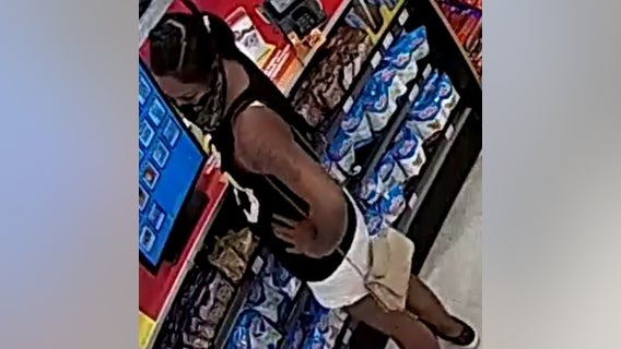 Phoenix Police searching for woman who robbed a Circle K with a knife