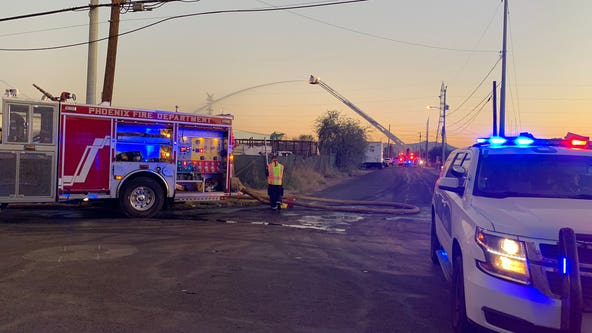 Junkyard fire breaks out in Phoenix, multiple cars burned