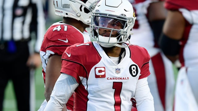 Pats keep playoff hopes alive with 20-17 win over Cardinals