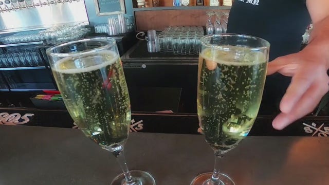 Arizonans reconsider New Year's Eve plans as COVID-19 cases continue to surge