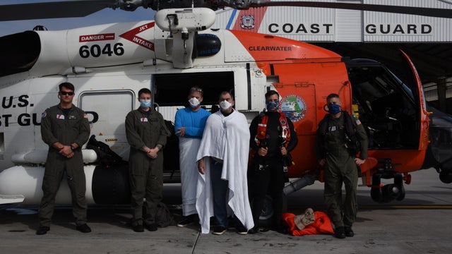 2 rescued after boat sinks 40 miles off Bradenton