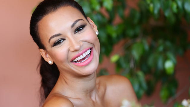 ‘Glee’ cast honors Naya Rivera with holiday fundraiser
